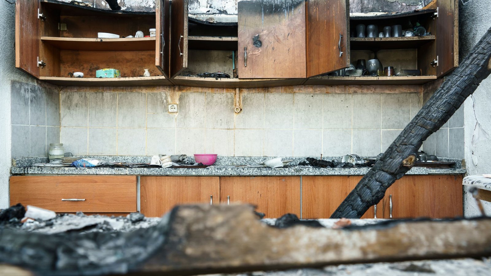 How a Fire Clean Up Company Removes Smoke, Soot, and Hidden Structural Damage